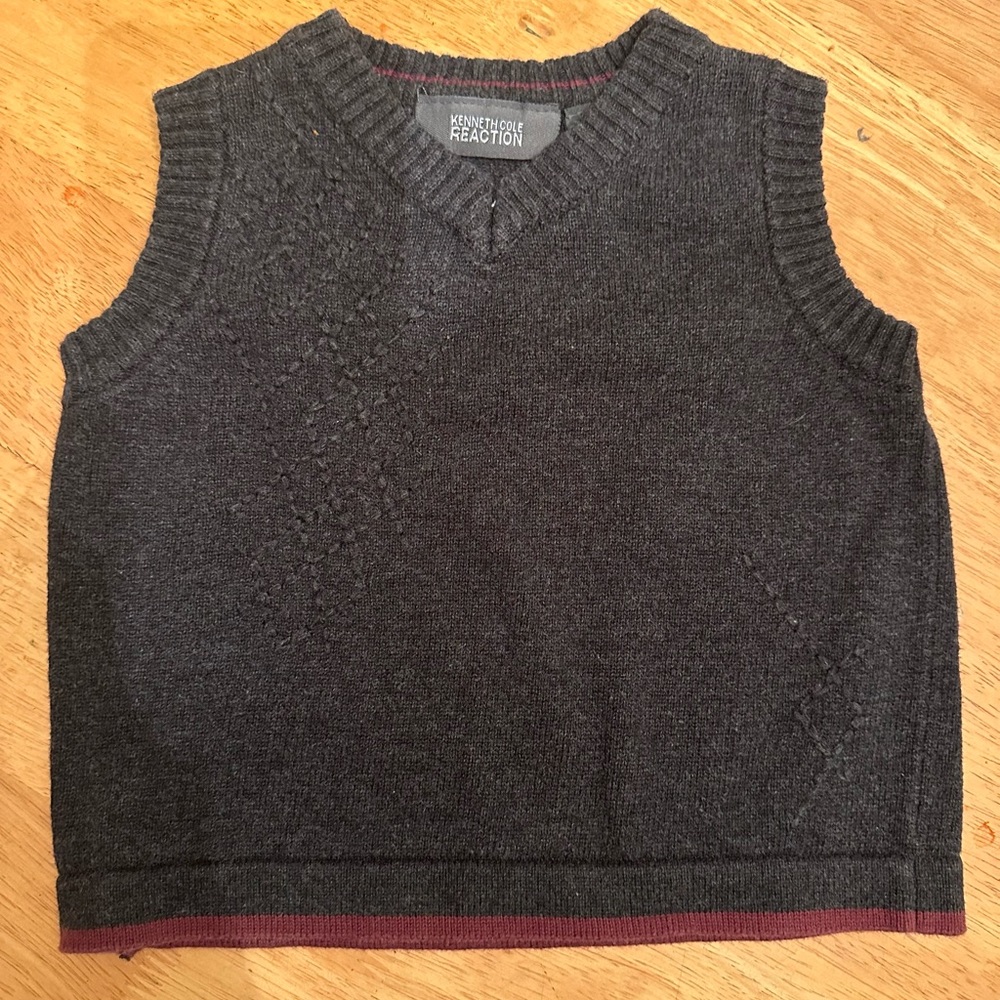 Kenneth Cole Reaction Boys Size 12M like new condition!
